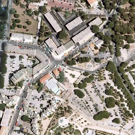 T2 Climatise Avec Loggia A La Faviere, Proche Plages Et Commerces, Parking Inclus - Fr-1-610-2