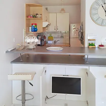 דירה T2 Climatise Avec Loggia A La Faviere, Proche Plages Et Commerces, Parking Inclus - Fr-1-610-2