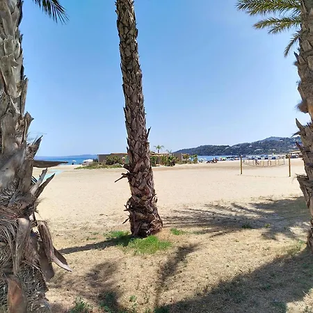 T2 Climatise Avec Loggia A La Faviere, Proche Plages Et Commerces, Parking Inclus - Fr-1-610-2 דירה בורם-לה-מימוזה