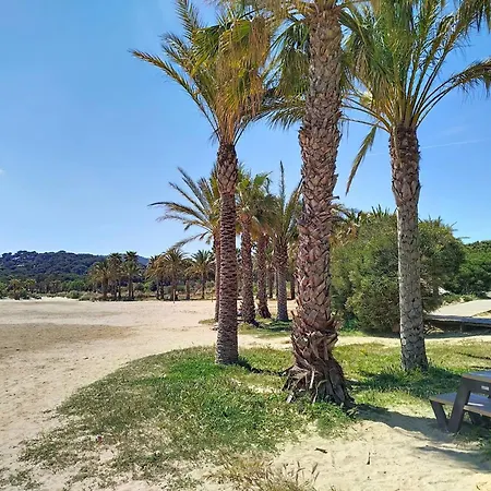 T2 Climatise Avec Loggia A La Faviere, Proche Plages Et Commerces, Parking Inclus - Fr-1-610-2 *